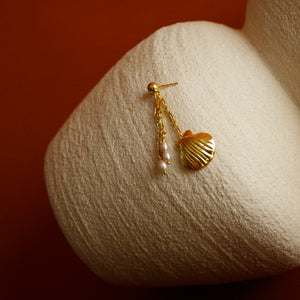 files/Oyster_shell_Pearls_-_fine_jewellery_-_FGTONSILK_-_close_up_3_-_Product_detail.jpg